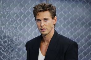 Ο Όστιν Μπάτλερ αποκάλυψε πως έχασε προσωρινά την όρασή του σε πτήση και πίστεψε ότι πεθαίνει, εξαιτίας υπερκόπωσης από το φορτωμένο του πρόγραμμα.