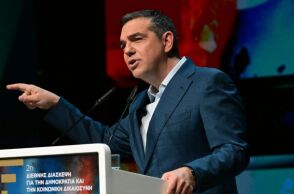 Αλέξης Τσίπρας: Η επιστροφή σε κόντρα ρόλο