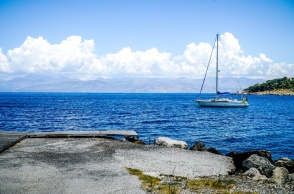 Ιστιοφόρο στη θάλασσα