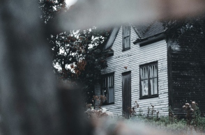 Η μούχλα ενός σπιτιού αρρώσταινε την οικογένεια που έδωσε όλες τις οικονομίες της στην αγορά του