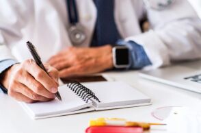 Ιπποκράτειο: Αναβλήθηκε για τις 22 Σεπτεμβρίου η δίκη του γιατρού που κατηγορείται για δωροληψία - Επικαλέστηκε τραυματισμό - Απών ήταν και ο μάρτυρας-κατήγορος