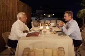 Ο Κυριάκος Μητσοτάκης παρέθεσε δείπνο στον Αντόνιο Κόστα