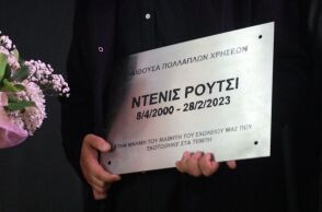 Τέμπη: Πατέρας θύματος ξεκίνησε απεργία πείνας στο Σύνταγμα 