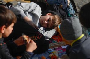 Έκθεση του Yale καταγράφει 200 ρωσικά στρατόπεδα όπου παιδιά από την Ουκρανία υφίστανται πλύση εγκεφάλου, εκπαίδευση και στρατιωτικοποίηση.