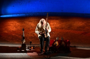 Ross Daly: Ο Ερωτόκριτος φέρνει ολόκληρο τον κόσμο στην Κρήτη και το αντίστροφο