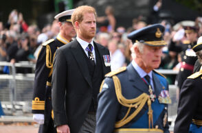 Ο πρίγκιπας Χάρι δέχτηκε σοβαρό πλήγμα από τον πατέρα του, βασιλιά Κάρολο, παρά τη πρόσφατη συμφιλίωση