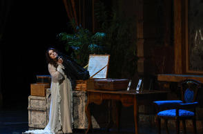 Η Β. Καραγιάννη στην περιοδεία της ΕΛΣ με την «Τραβιάτα» στην Κίνα