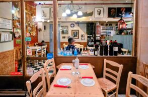 Εστιατόριο Κρήτη, Πλατεία Κάνιγγος