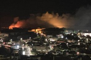 Φωτιά τώρα στο κάστρο της Μυτιλήνης - Καίγεται περιμετρικά 