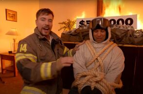 Ο MrBeast υπερασπίζεται βίντεο όπου κασκαντέρ δραπετεύει από φλεγόμενο κτίριο για μισό εκατ. δολάρια - Τι υποστηρίζει ο πιο δημοφιλής YouTuber στον κόσμο