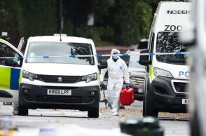 Επίθεση στο Μάντσεστερ: Νεκρός από σφαίρα αστυνομικών ο ένας από τους δύο πιστούς