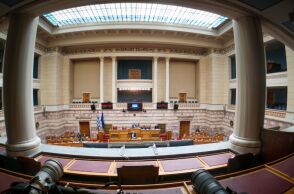 Βουλή: Με ευρεία πλειοψηφία 243 ψήφων πέρασε το νομοσχέδιο του ΥΠΕΘΑ - Αφορά την αγορά 4ης φρεγάτας Belharra και την αναβάθμιση των τριών προηγούμενων.