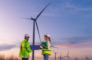 Για πρώτη φορά, οι ΑΠΕ έγιναν η μεγαλύτερη πηγή παραγωγής ηλεκτρισμού το πρώτο εξάμηνο του 2025, καλύπτοντας το 100% της αύξησης της ζήτησης παγκοσμίως.