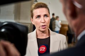 Η Δανία σχεδιάζει απαγόρευση των μέσων κοινωνικής δικτύωσης για τους κάτω των 15 - Η πρωθυπουργός προειδοποιεί ότι τα τηλέφωνα «κλέβουν την παιδική ηλικία»