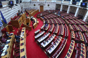 Με το κεφάλι χωμένο στην άμμο