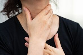 Κίνα: Ηλικιωμένη κατάπιε 8 ζωντανά βατράχια για να ανακουφίσει πόνο στην μέση - Η «αγωγή» της προκάλεσε σοβαρή παρασιτική μόλυνση και βλάβη στο πεπτικό σύστημα.