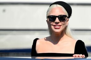 Η Lady Gaga στο The Devil Wears Prada 2 μαζί με Μέριλ Στριπ, Αν Χάθαγουεϊ και Έμιλι Μπλαντ - Η συνέχεια της επιτυχημένης ταινίας βγαίνει στις αίθουσες το 2026.