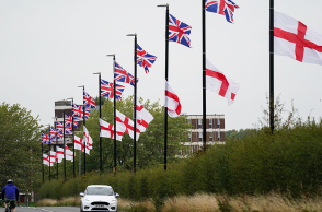 Raise the Colours: Η σιωπηλή επανάσταση στην Αγγλία