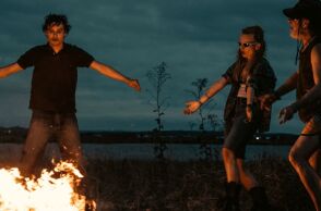 Αχινός: Το εντυπωσιακό ντεμπούτο του Χάρις Ντίκινσον στους κινηματογράφους από το Cinobo 