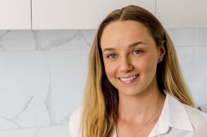 Η διατροφολόγος και influencer Στέισι Γουόρνεκε από τη Μελβούρνη πέθανε μετά από σπάνια επιπλοκή στη διάρκεια τοκετού στο σπίτι