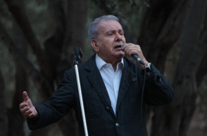 Μανώλης Μητσιάς