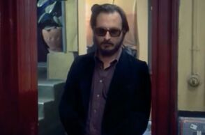 Η εμβληματική σκηνή του Διονύση Σαββόπουλου στα Χρώματα της Ίριδος του Νίκου Παναγιωτόπουλου - Ο αείμνηστος τραγουδοποιός άφησε το αποτύπωμά του και στο σινεμά