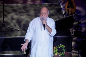 Ο Διονύσης Σαββόπουλος «θα ‘ναι πάντα εδώ να μας θυμίζει τις μέρες τις παλιές»