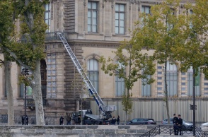 Η σκάλα την οποία χρησιμοποίησαν για την κλοπή στο Μουσείο του Λούβρου οι δράστες