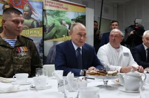 Ρωσία: Ο Βλαντίμιρ Πούτιν παρουσίασε δύο «ανίκητα» πυρηνικά όπλα - Πόσο ρεαλιστική είναι η απειλή τους - Το πολιτικό μήνυμα και η πραγματική στρατιωτική ισχύς.