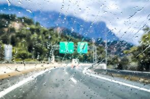 Καιρός: Σε ποιες περιοχές θα βρέχει την Πέμπτη - Πέφτει η θερμοκρασία