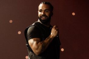 Αγωγή του ράπερ RBX κατηγορεί το Spotify ότι επιτρέπει ψεύτικα streams, με τον Drake να ωφελείται από δισεκατομμύρια τεχνητές ακροάσεις.