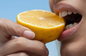 5 τρόφιμα που κάνουν κακό στα δόντια σου