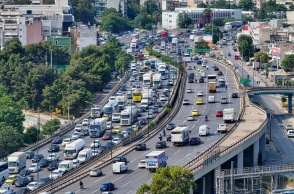 Αυτοκίνητα που κινούνται στον Κηφισό