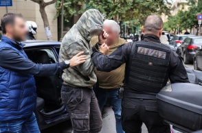 Ο 23χρονος συνελήφθη στο νεκροταφείο