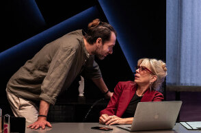 Κερδίστε προσκλήσεις για τη Linda στο θέατρο Επί Κολωνώ