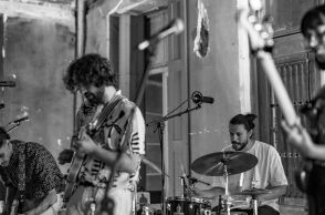 The Dionysians: Διονυσιακό γκαράζ για αιώνιους εφήβους