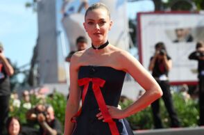 Η Αμάντα Σέιφριντ πιστεύει ότι το Mamma Mia 3 είναι «τελειωμένη υπόθεση» και εξέφρασε την επιθυμία να συμμετάσχουν οι Σίντνεϊ Σουίνι και Σαμπρίνα Κάρπεντερ.