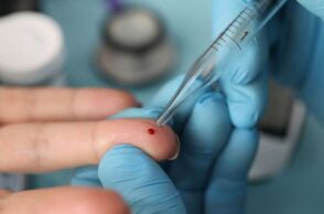 Νέα τεστ με σταγόνα αίματος προβλέπουν ασθένειες έως και 10 χρόνια πριν τα συμπτώματα, αλλάζοντας τον χάρτη της πρόληψης στην υγεία.