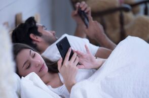 Μελέτη: Τα σύντομα βίντεο επηρεάζουν αρνητικά τον εγκέφαλο και την ψυχική υγεία - Συνδέονται με μειωμένη προσοχή, άγχος, κατάθλιψη και κακή ποιότητα ύπνου.