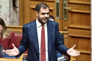 Μαρινάκης για Τσίπρα: Από τις γνώσεις της γεωγραφίας κατάλαβα ότι είναι ο πραγματικός συγγραφέας του βιβλίου