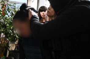 Σαλαμίνα: Προφυλακιστέα η 46χρονη που σκότωσε την πεθερά της - «Δε θυμάμαι τίποτα» 