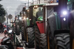 «Ζεσταίνουν» τις μηχανές των τρακτέρ οι αγρότες - Ξεκινούν από αύριο τα πρώτα μπλόκα