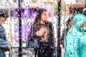 Ο καιρός την Κυριακή: Πού θα σημειωθούν καταιγίδες σήμερα