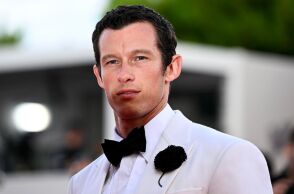 Ο Κάλουμ Τέρνερ αναδεικνύεται νέο φαβορί για τον ρόλο του Τζέιμς Μποντ, με τις αποδόσεις να τον φέρνουν μπροστά από τους Άαρον Τέιλορ-Τζόνσον και Χένρι Κάβιλ.