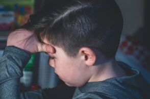 Κρήτη: Μετά από καταγγελία της γειτόνισσας συνελήφθη το ζευγάρι για την κακοποίηση 8 παιδιών τους 