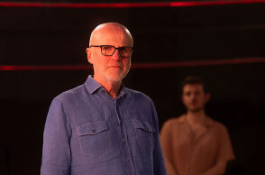 Τιμ Κράουτς: Συνέντευξη με αφορμή την παράσταση «Ολική άμεση συλλογική επικείμενη επίγεια σωτηρία» στο θέατρο Φίατ