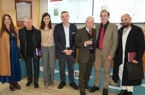 whatsapp_image_2025-12-04_at_16_18_40_12a7a508