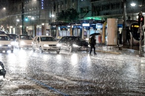 Βροχή στο κέντρο της Αθήνας