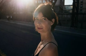 Η Joanna Dunis επανασχεδιάζει την αυτοβιογραφία