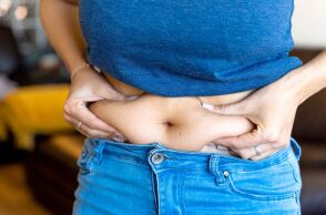 Το κοιλιακό λίπος ευθύνεται για επικίνδυνες αλλαγές στην καρδιά, αυξάνοντας τον κίνδυνο καρδιακής ανεπάρκειας - ειδικά στους άνδρες μέσης ηλικίας.